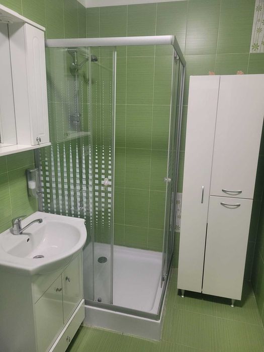 Inchiriez apartament 1 camera zona centrala etaj 1