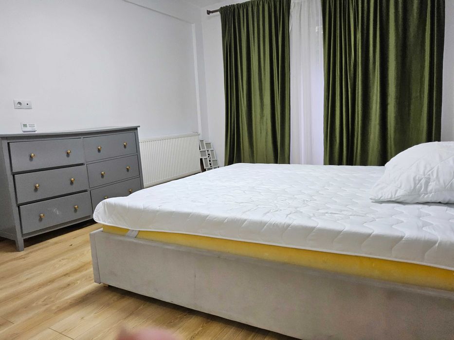Zona VIVO - Închiriez Apartament de lux cu Terasa: 2 camere