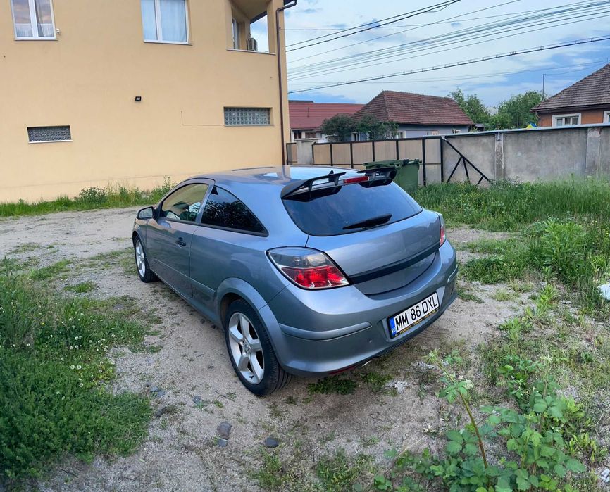 Opel Astra H GTC automata