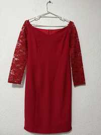 Червена рокля по тялото