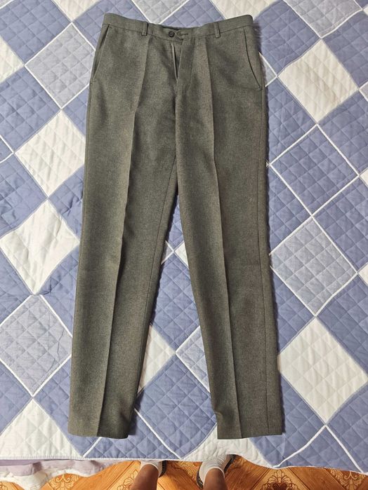 Серые мужские брюки