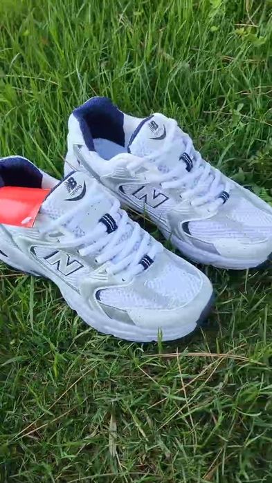 Yoshlar krossovkalari

 Yoshlar uchun krossovkalar - bu yoshlar uchun