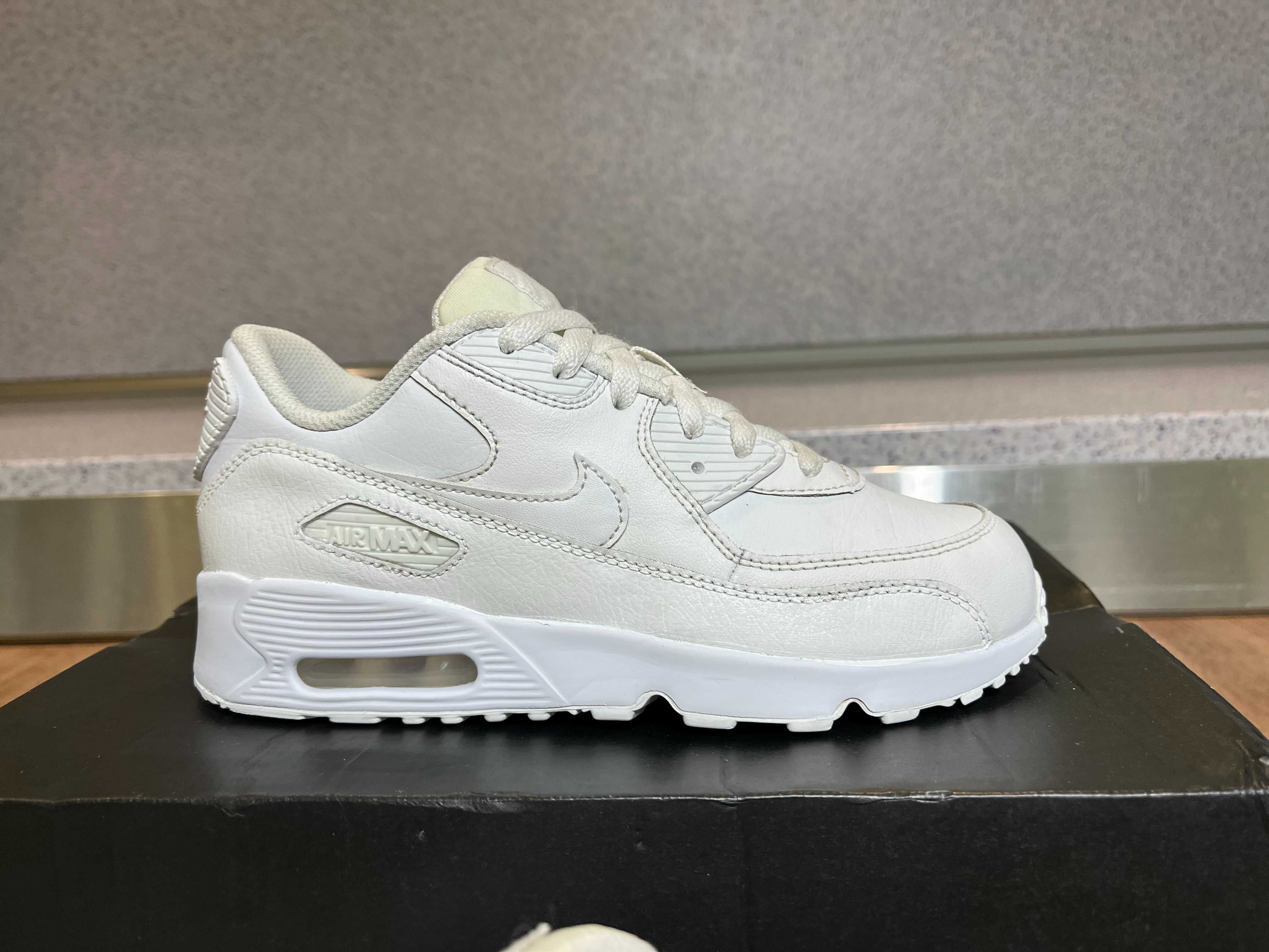 ОРИГИНАЛНИ *** Nike Air Max 90 Leather / Triple White