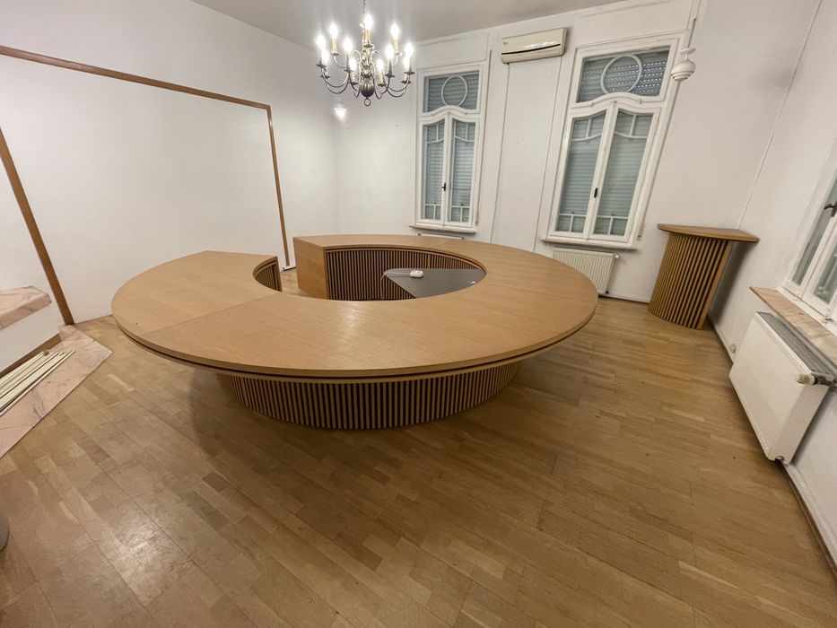 De vanzare masa sedinte sala consiliu