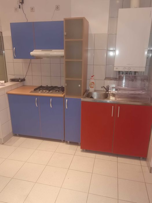 Închiriez casa 3 camere