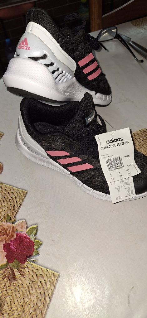 Vand adidasi dama  Adidas