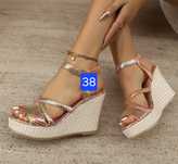 Sandale cu platforma