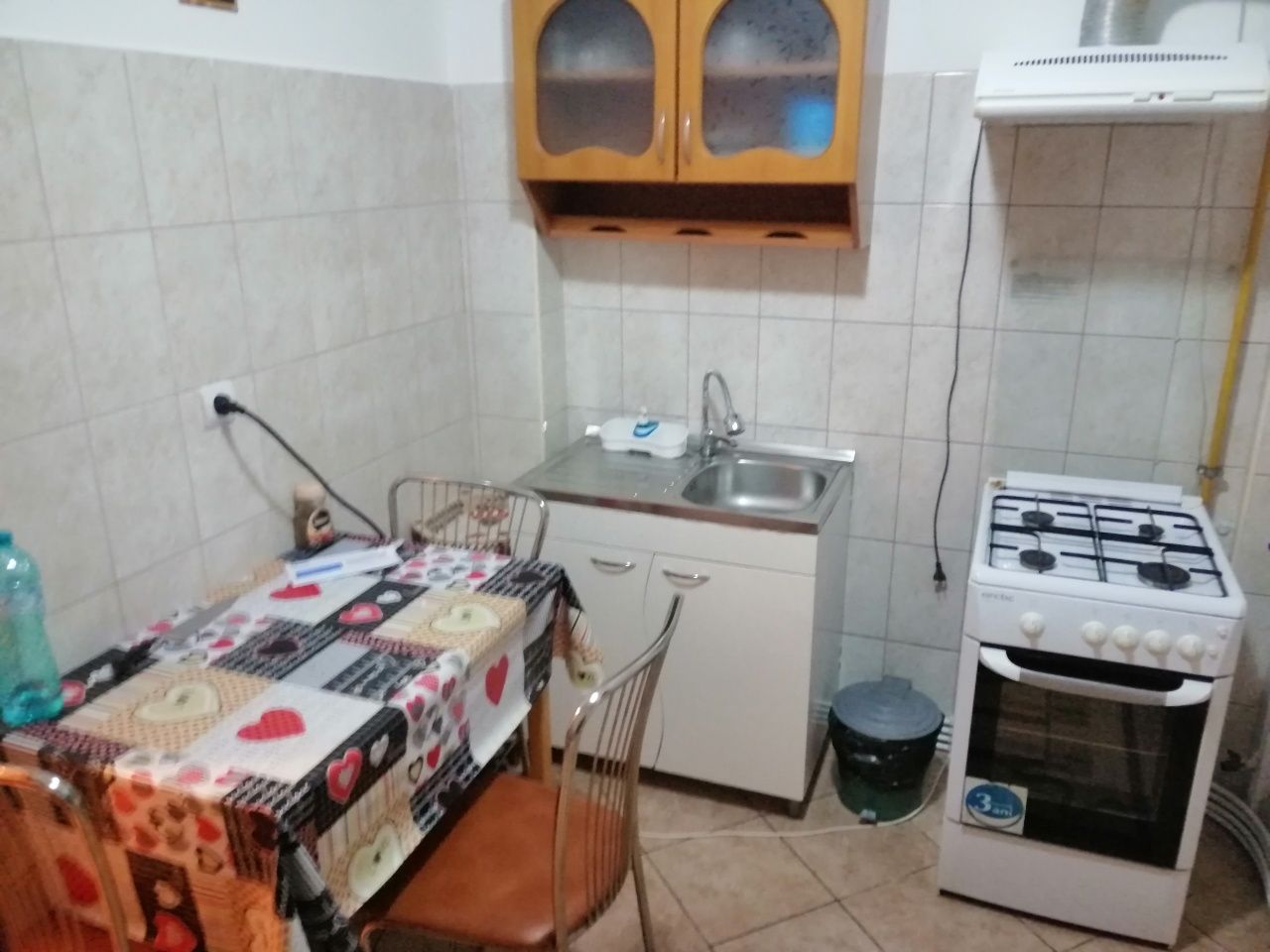 Închiriez garsoniera