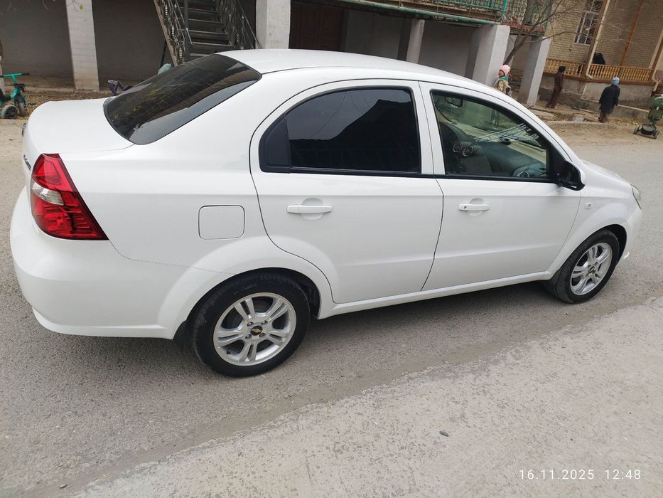 Nexia 3 автомат бежевый салон