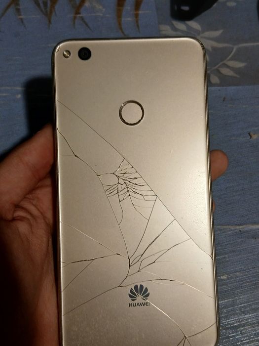 HUAWEI модель PRA-LA1 (вроде так)