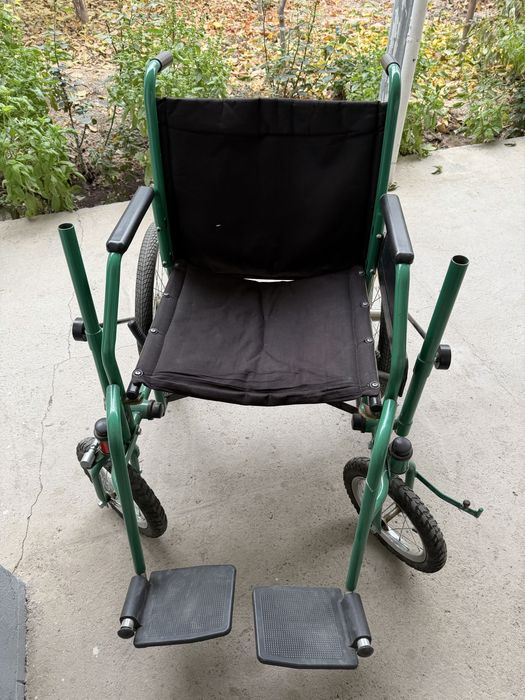 Коляска инвалидная