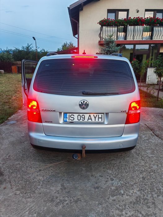 Volkswagen Touran 1.9 TDI, 2006, 5 locuri - Mașina de familie