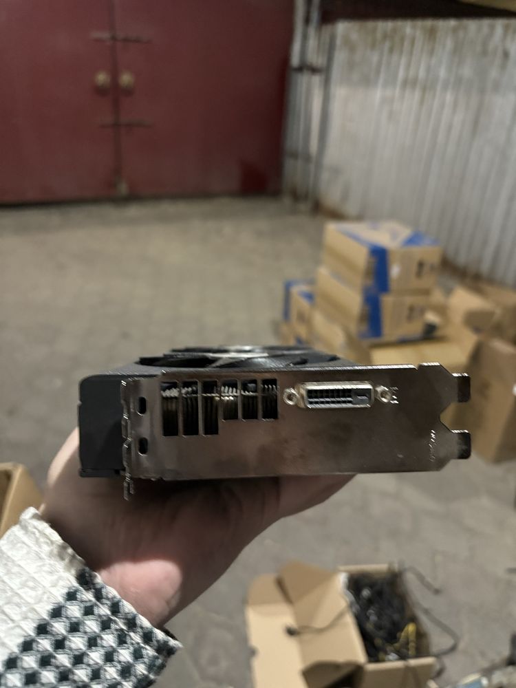 Rx 570/4gb 256bit only dvi