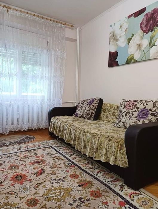 Inchiriez  o camera intru-un apartament Nufaru