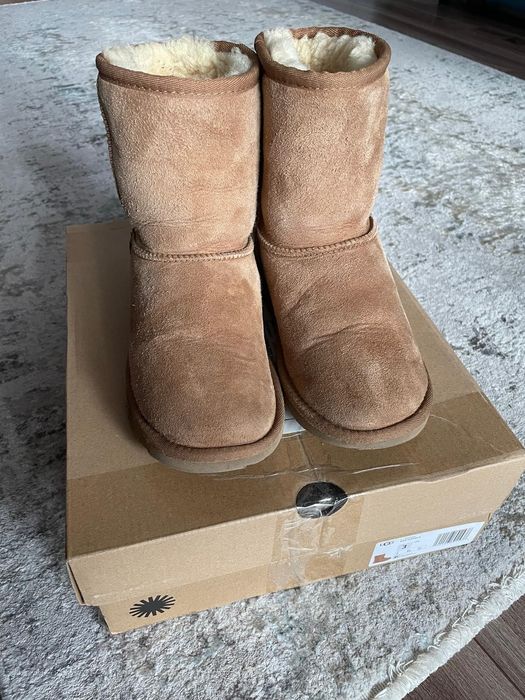 UGG fetițe mărimea 35