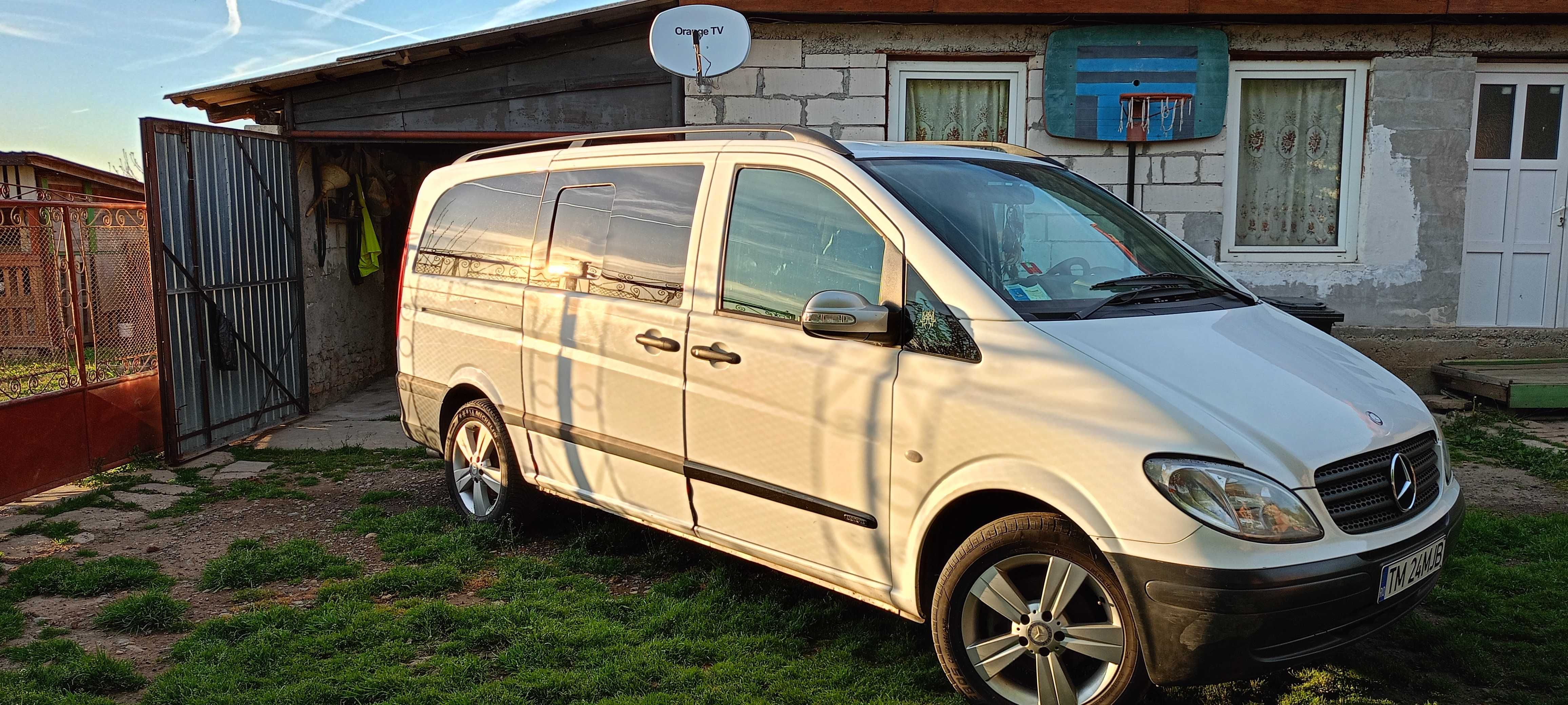 Vând Mercedes vito