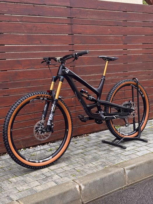 YT Capra pro race bicicleta enduro downhil freeride nu canyon cube
