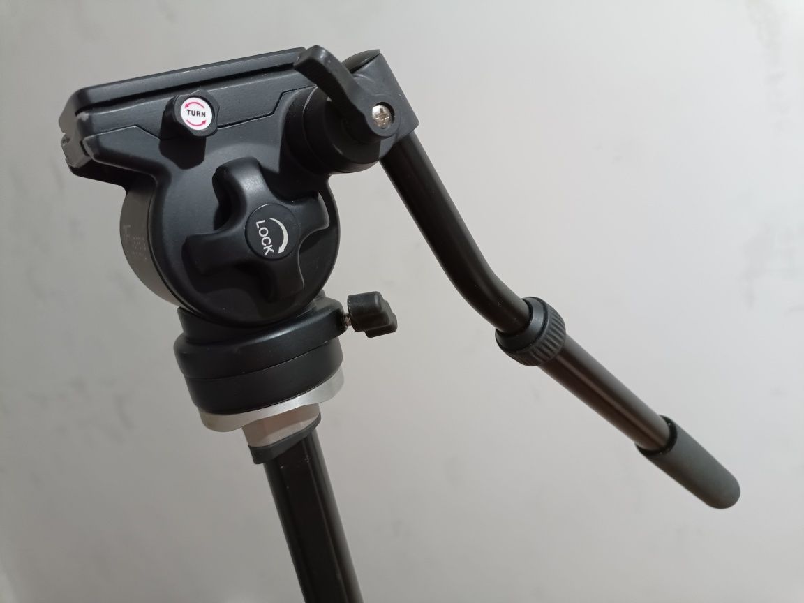 Продам видео штатив Manfrotto 190XDB, голова Weifeng WF-717AH