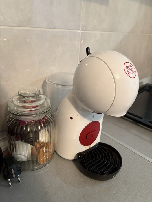 Кафемашина долче густо