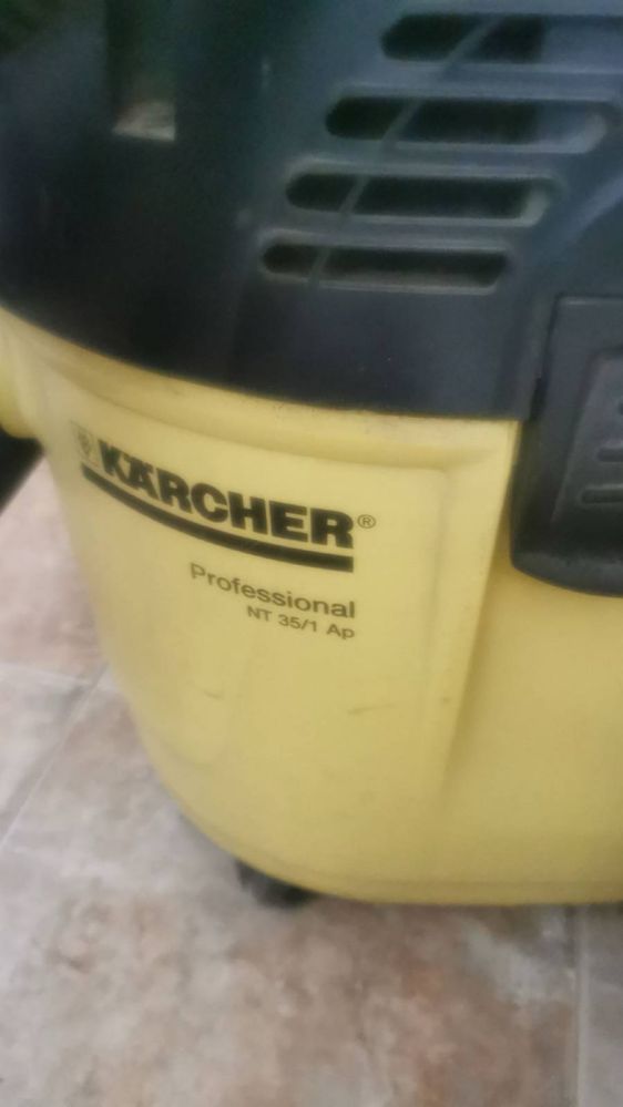 Професионална прахосмукачка Karcher NT 35/1 AP