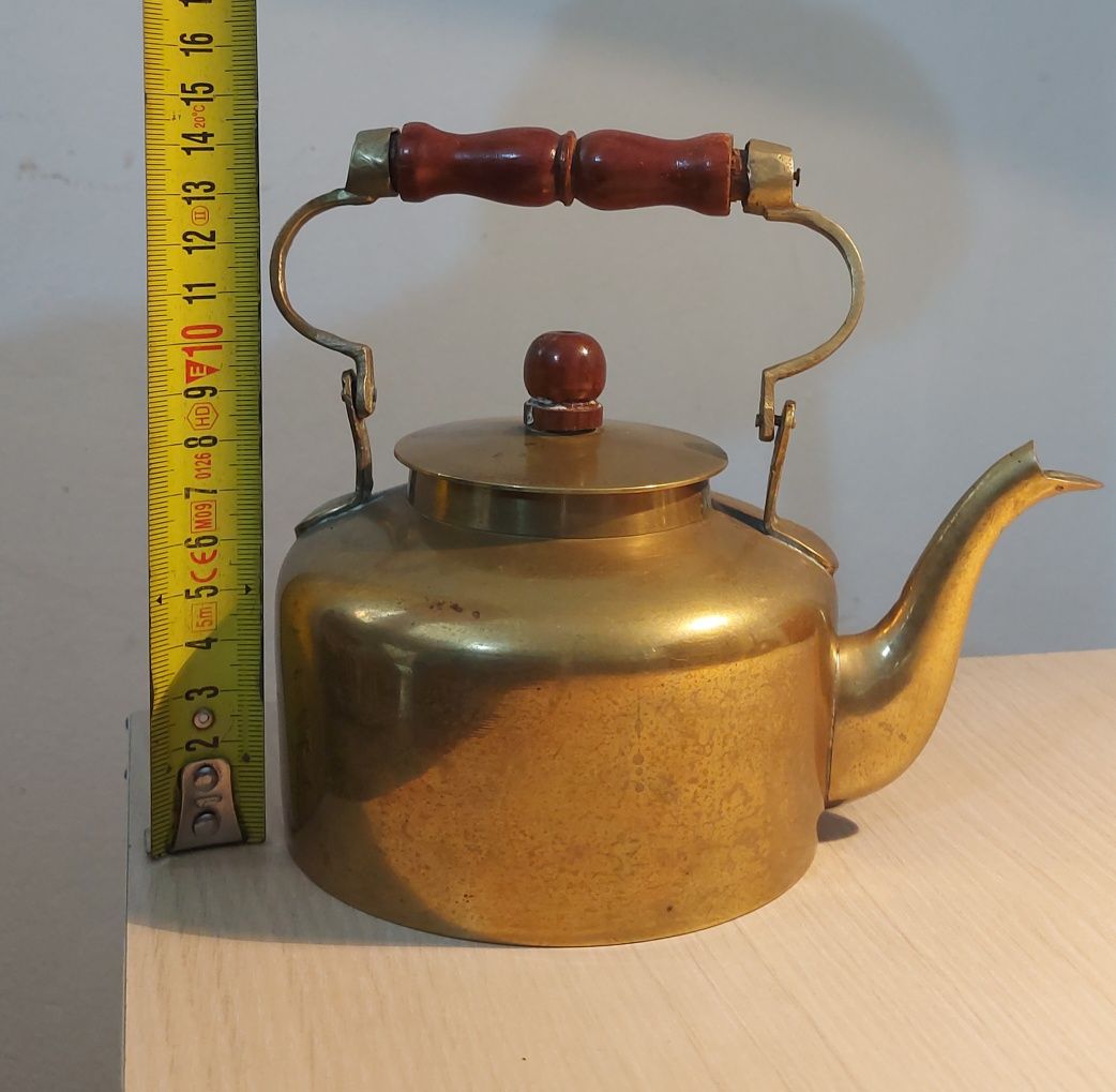 Lot obiecte decor din bronz ,mojar si ceainic