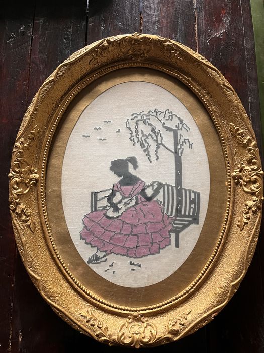 Гоблен в елипсовидна рамка