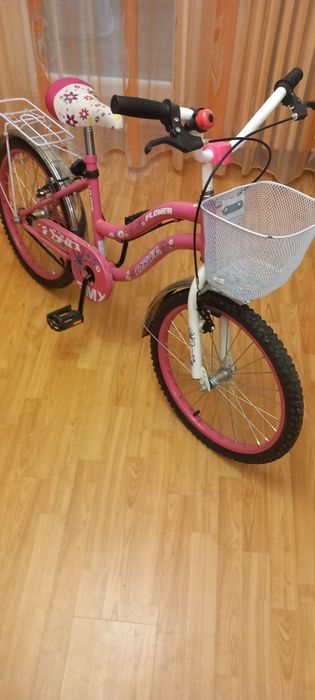 Bicicleta fetita 7-9 ani