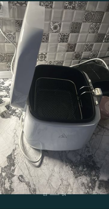 Friteuza 1800w Switch on