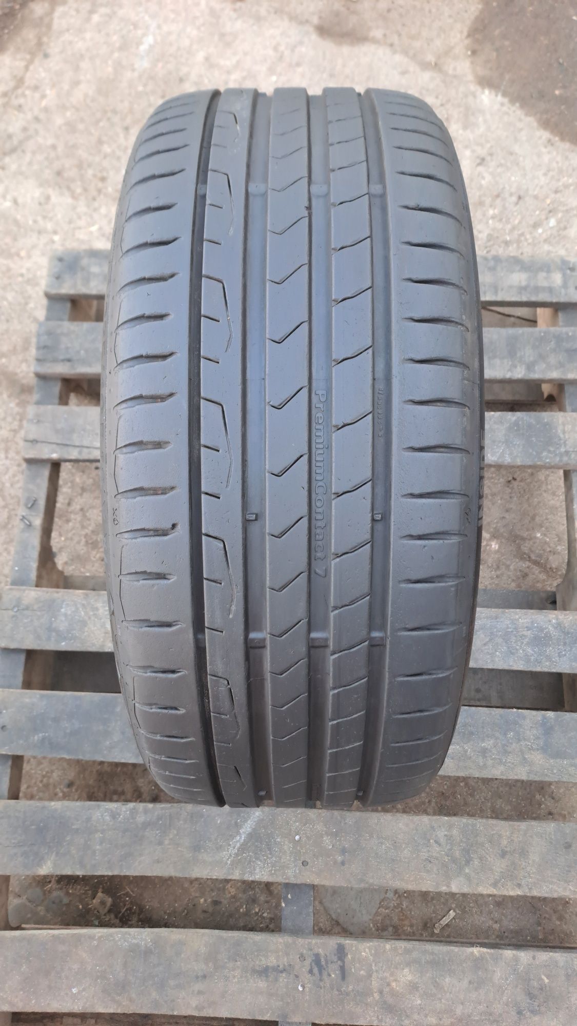 1бр. 2023г.  225/40/18 Continental Conti Premium Contact 7