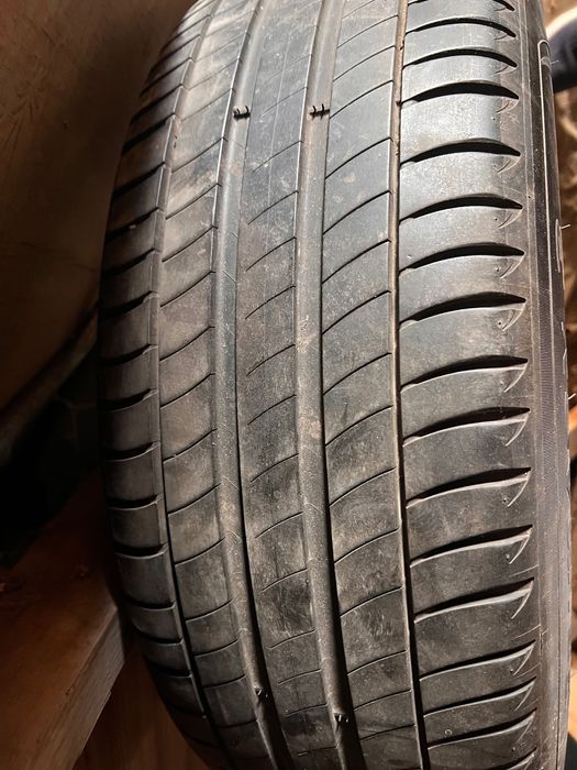 Гума отлично състояние- с джанта- Michelin-17