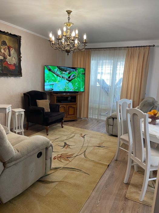 Vând apartament 3 camere
