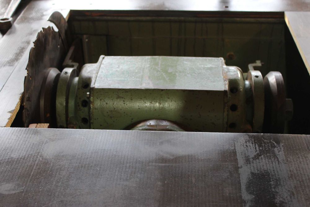 circular cu freza , masina de tamplarie industriala