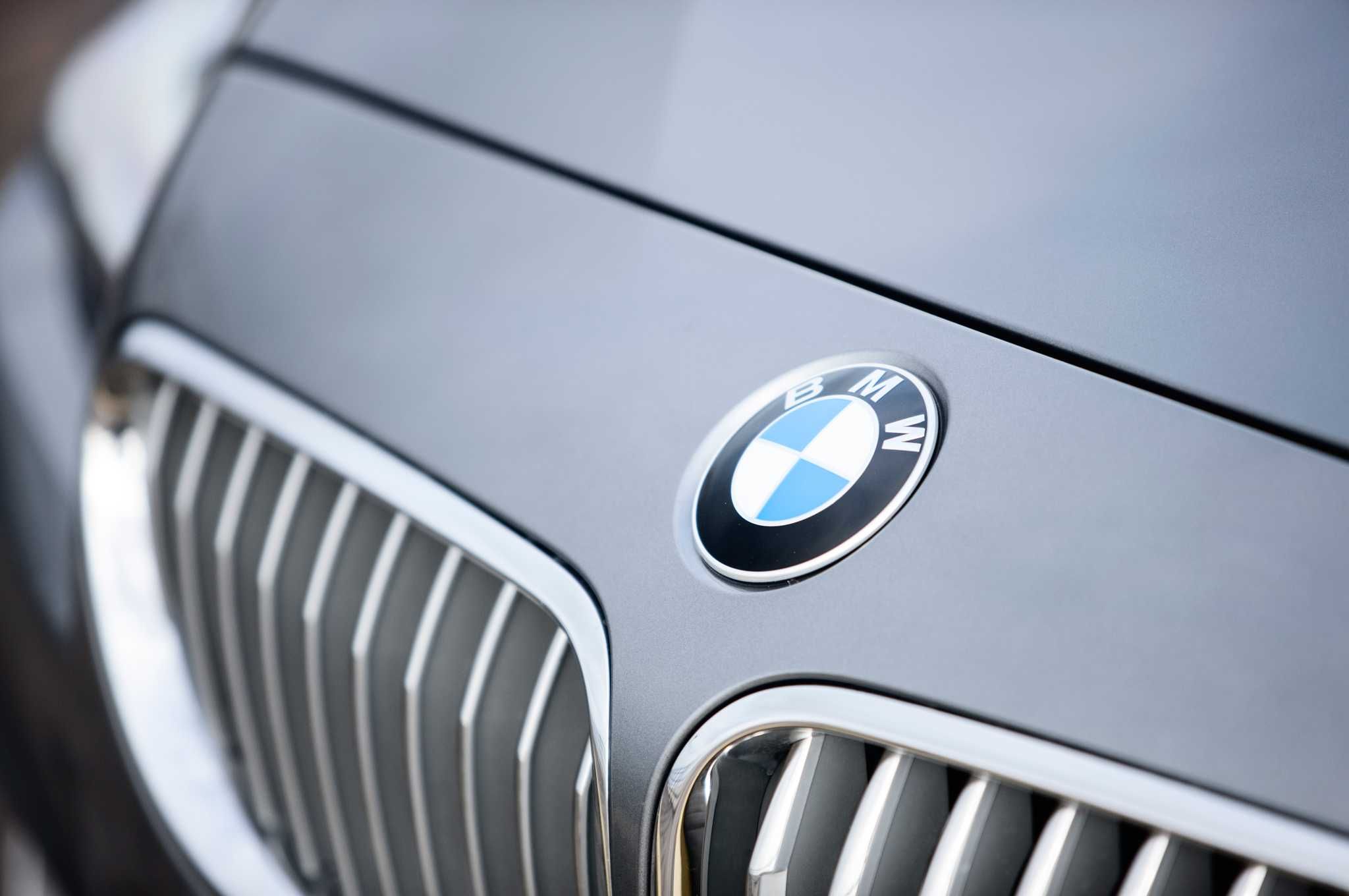 Emblema/Sigla BMW capota fata sau portbagaj, Carbon, Mpower 74, 82mm