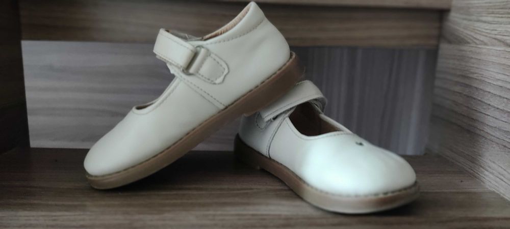 Продам обувь на девочку. Недорого
