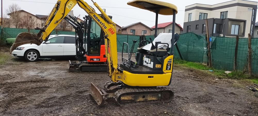Miniexcavator komatsu braț lung 3cupe