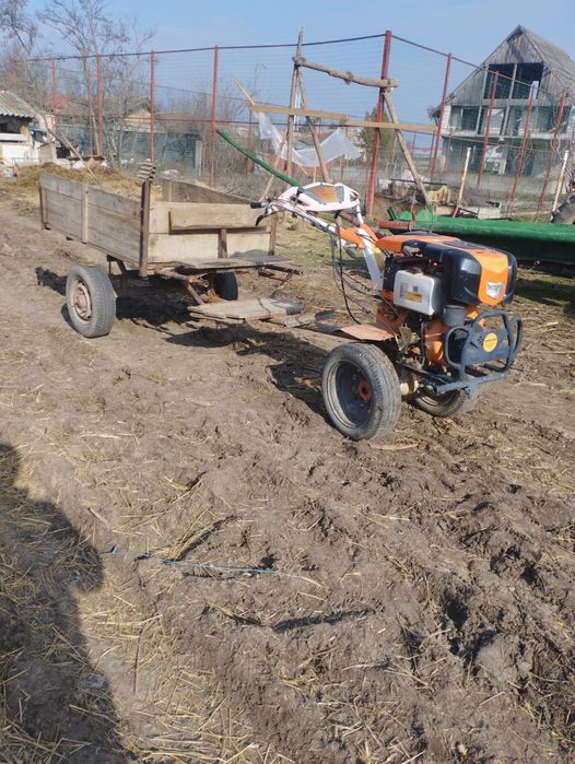 Vand motocultor cu remorca