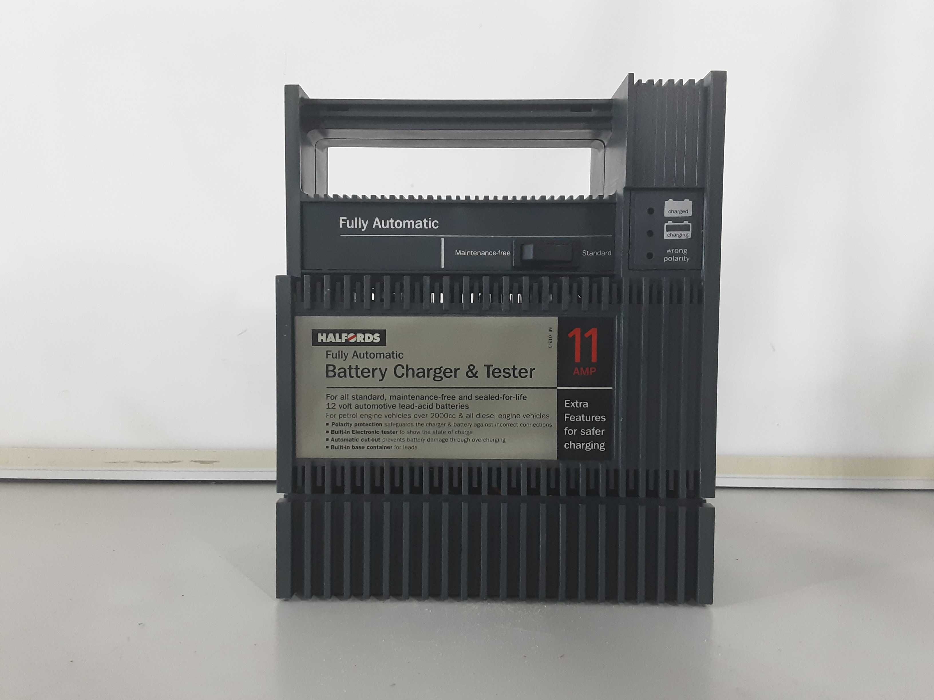 Зарядно за акумулатор - HALFORDS 12V