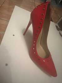 Pantofi stiletto