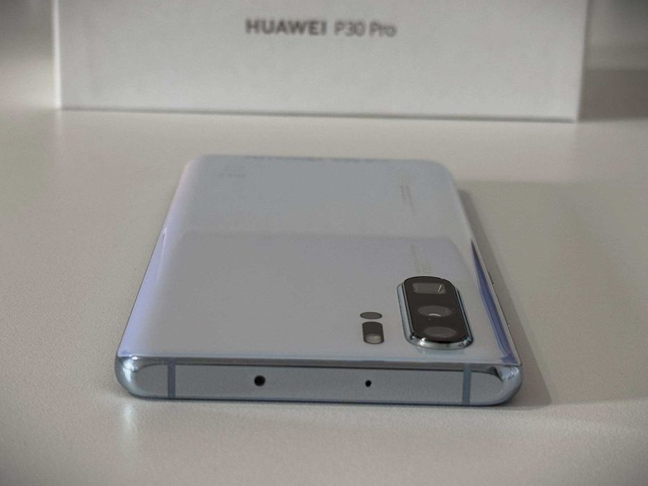 Бартер! Huawei P30 Pro Breathing Crystal (Преливащ цвят)