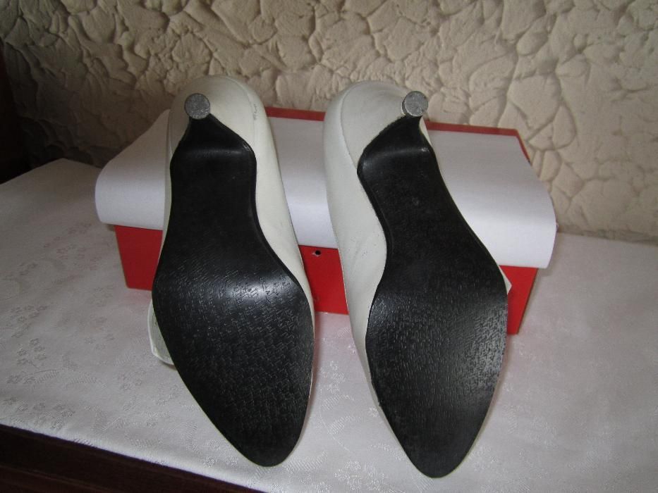 Pantofi   pentrufemei albi, din piele 37 livrare gratuita