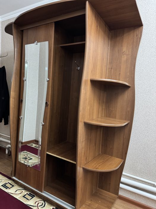 Продпется шкаф - шифоньер