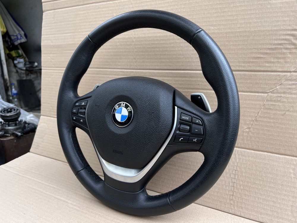 BMW F30/31/32 Волан с пера и всички копчета.