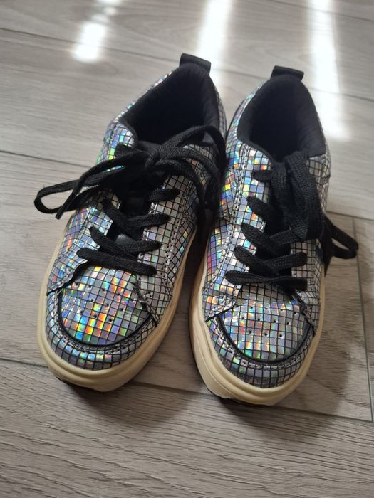 Adidași superbi Zara
