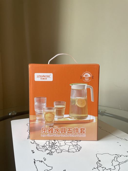 Кувшин со стаканами