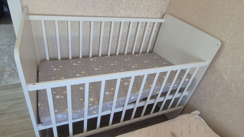 Продам кровать с матрасом