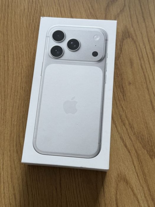 Бартер нов iPhone 17 pro 256gn silver USA e-sim