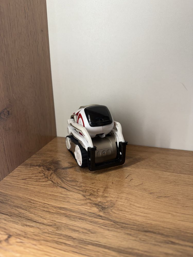 Срочно продам робот Cozmo Anki в хорошем состоянии!