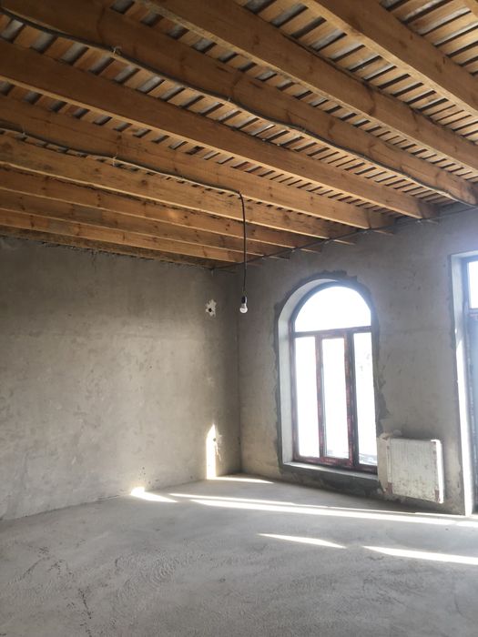 100 kvadratli ofis inaraga beriladi