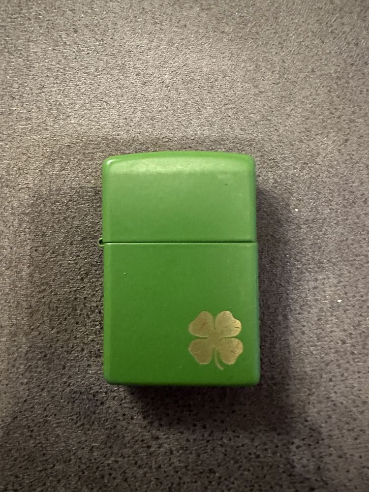 Bricheta zippo lucky clover