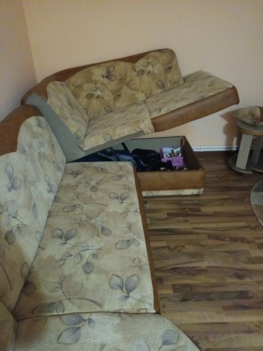 Vând colțar în stare foarte bună  !